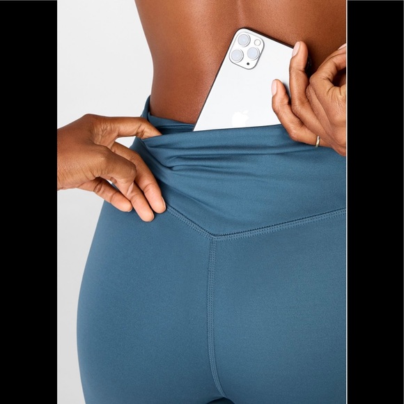 Fabletics Anywhere High-Waisted Pureluxe Plum Leggings Size Medium - Picture 3 of 14